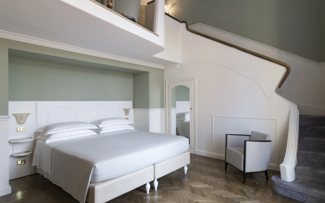 Plaza Hotel Lucchesi