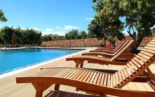 Kambaniru Beach Hotel & Resort