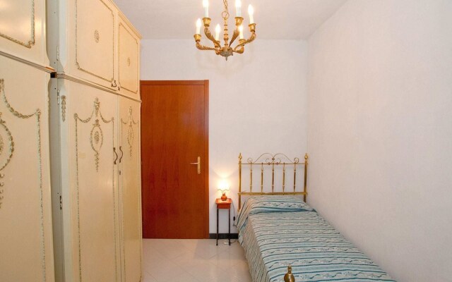 20 km from the 5 Terre, in a small town, 3-room apartment, terrace with view