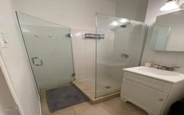 Hell's Kitchen 1 BR Apt. (8416)