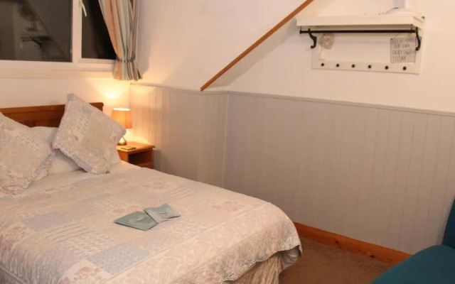 Invergarry Room Only Guest House