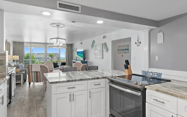 Shoreline Towers 3033