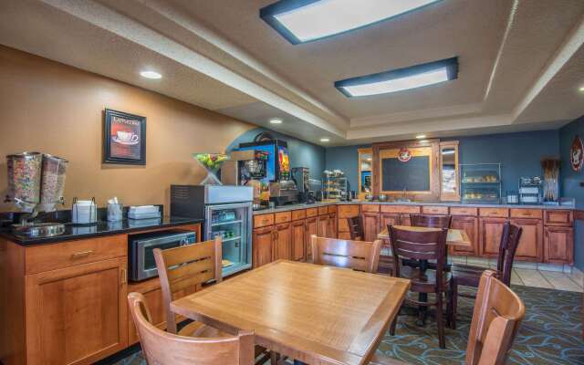 AmericInn by Wyndham Windsor Ft. Collins