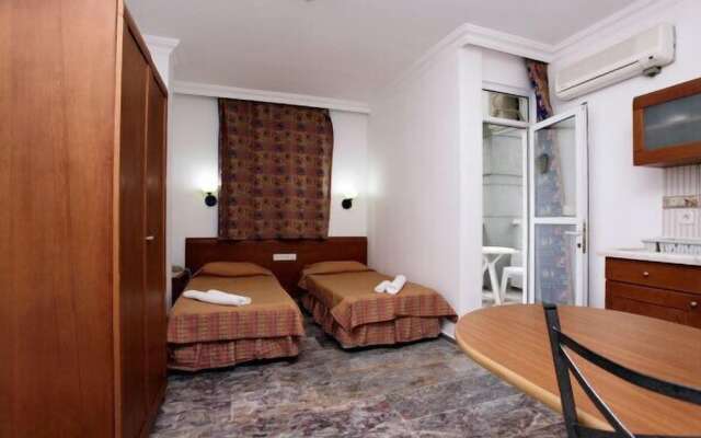 Blue Lagoon Otel