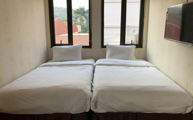 Babylon Ha Long Hotel