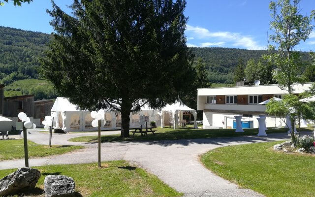 VVF Villages « Les Monts du Jura » Lélex