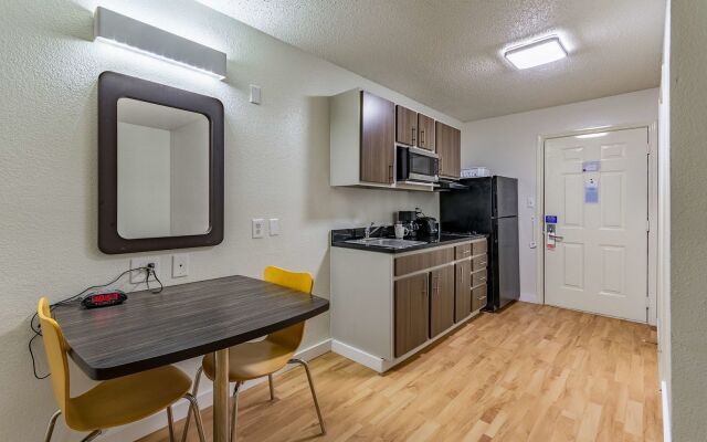 Studio 6 Dallas, TX