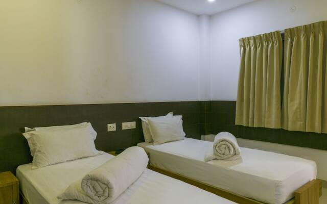 Crescent Inn Navallur