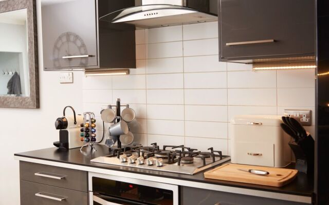 Thomas Deluxe Bungalow