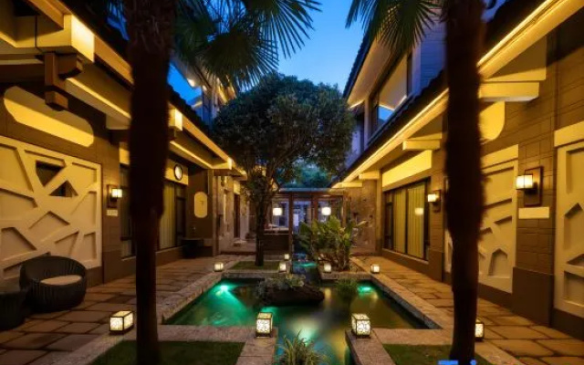 Share Year Hotel