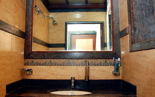 Hotel Hira