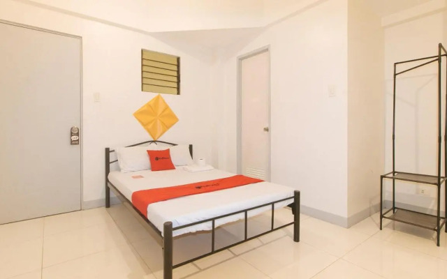 RedDoorz @ The Vjour Hotel Makati