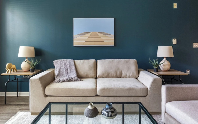 Landing Amazing 2bd, Gym, Pool