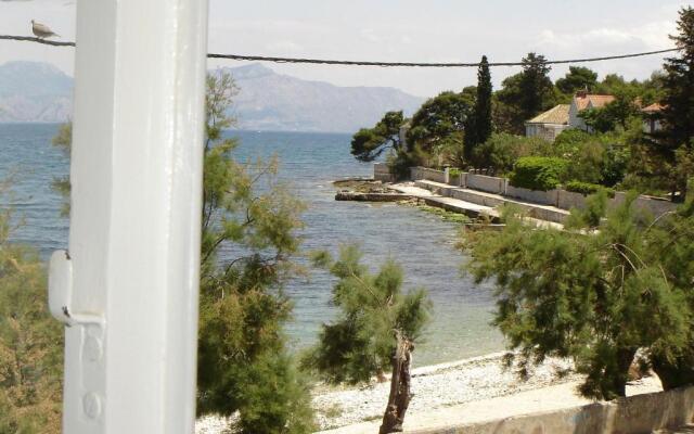 Apartments Piv - 10 m from beach