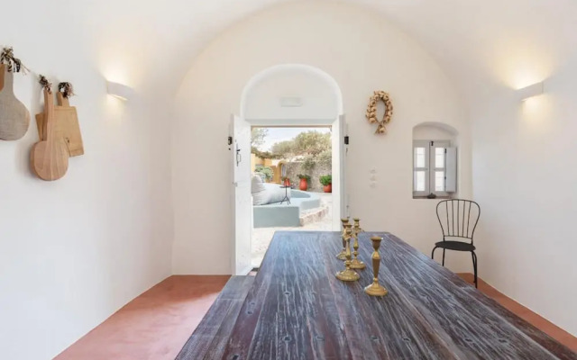 Nido House in Santorini