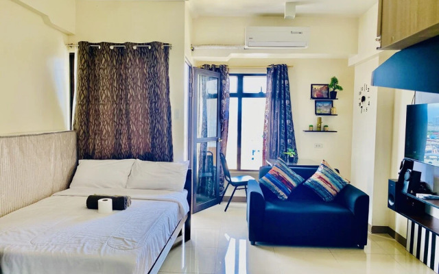 Mabolo Garden Flats by Sleeping Forest