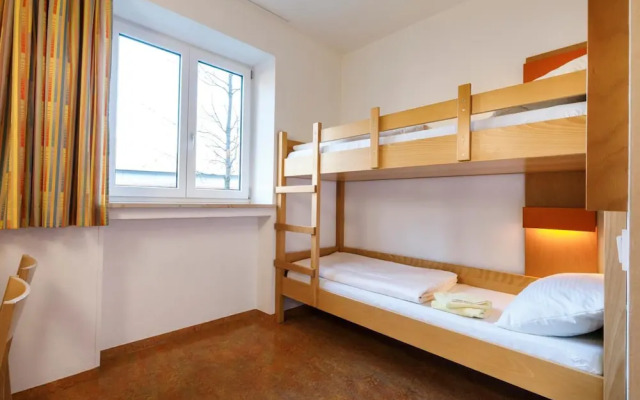 DJH Garmisch- Partenkirchen - Hostel