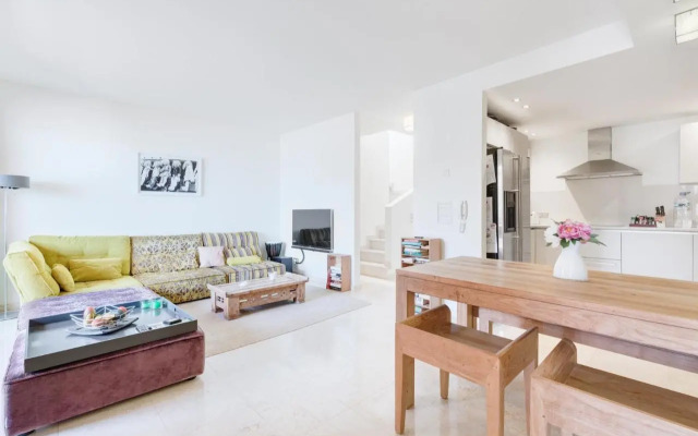 Adjona 2-2 PENTHOUSE SEA VIEW & JACUZZI 2B