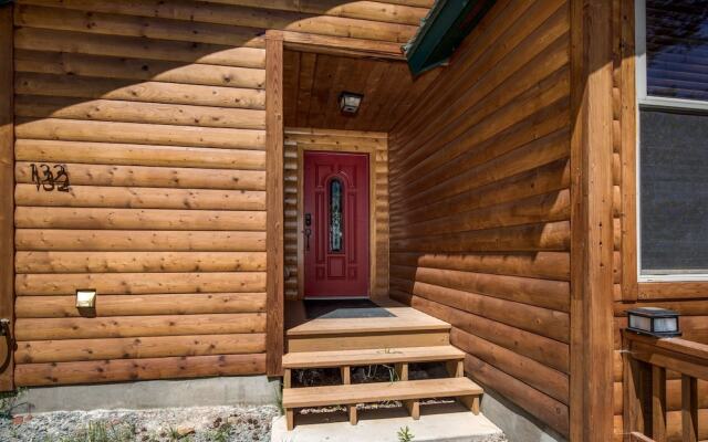 LOGINN - Four Bedroom Cabin