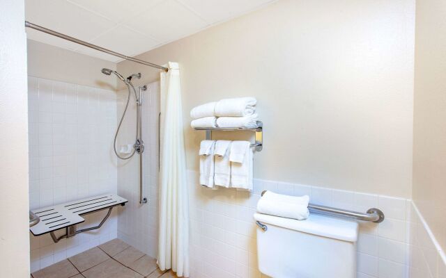 AmericInn by Wyndham Willmar