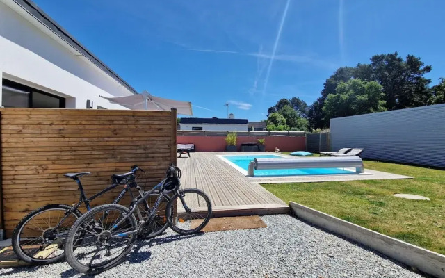 Beautiful House With Heated Pool, Ploemeur