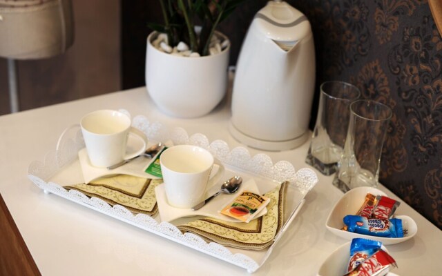 Silver & Gold Luxury Rooms