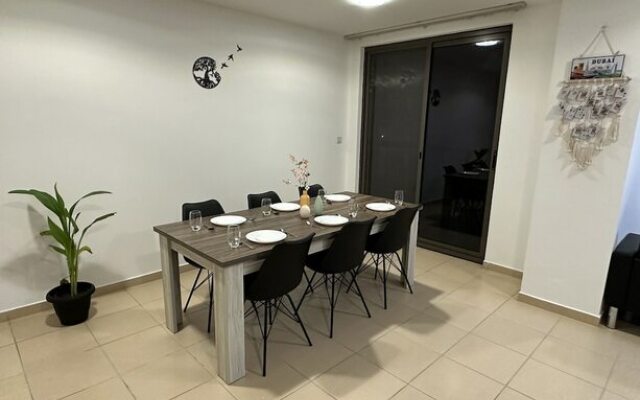Moonlight Hostel Jbr
