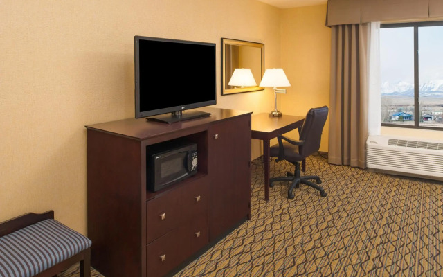 Glacier Peaks Hotel