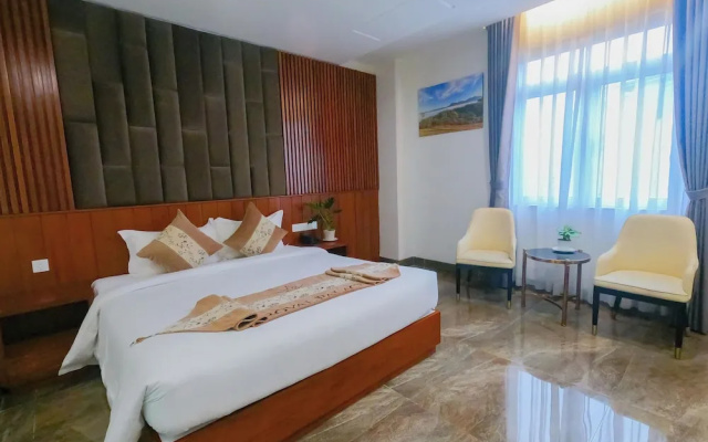 Royal Palace Dalat Hotel – Guest Rooms – Da Lat