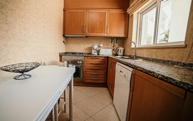 Portugal Rentals Vila da Praia Apartments