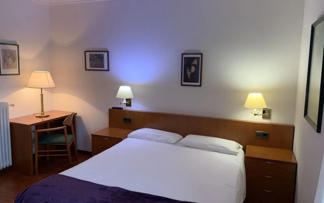 Hostal Roma