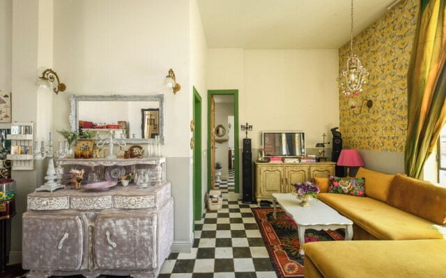 Elegant 1BR Apt w Balcony in the City