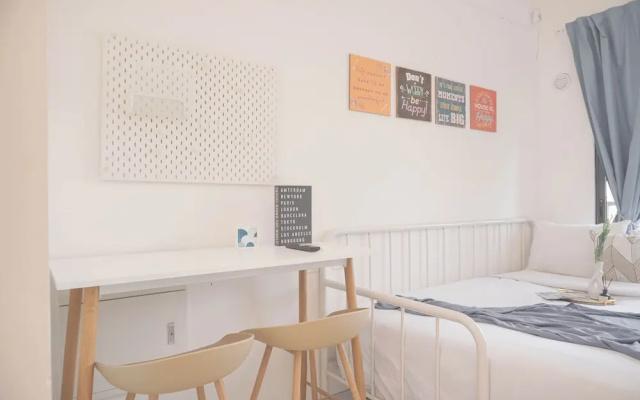 Comfy And Best Deal Studio Sky House Bsd Apartment Near Aeon – Guest Rooms – Legok