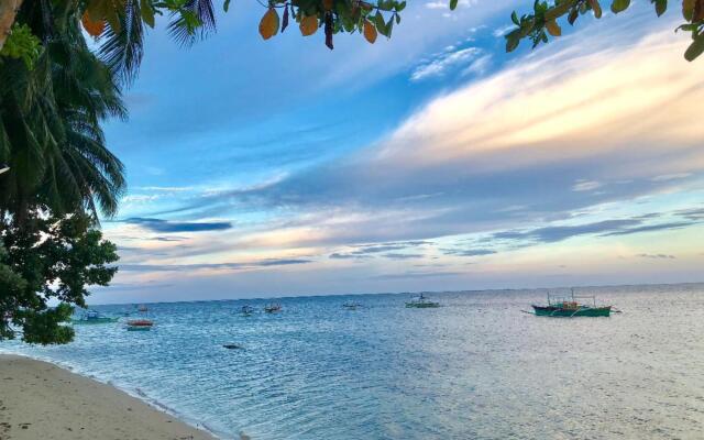 Cherinicole Beach Resort