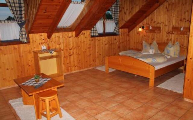 Radics Panzió Étterem és Pihenő Központ