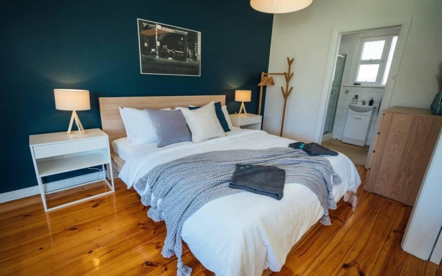 High Tide on Augusta-Netflix, wifi and chill...