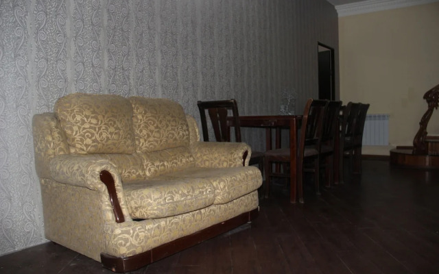 Armenner Hostel And Tours