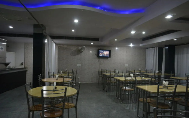 Hotel Breeze Inn