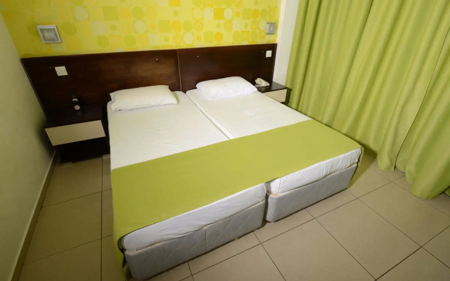 Les Palmiers Beach Hotel