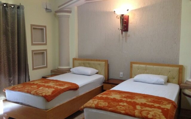 Ho Phong Hotel