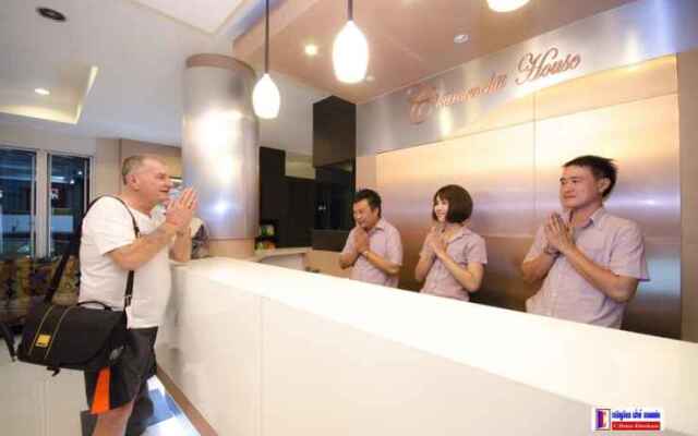 Charoenchit House