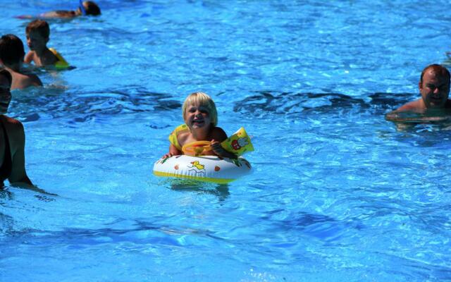 Well Furnished Mobile Home with Dishwasher near Water