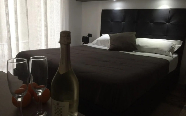 MB95 Mezzocannone Luxurious B&B