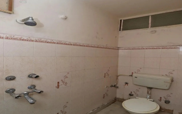 Hotel Aishwarya by OYO Rooms