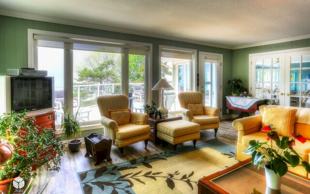 Brentwood on the beach