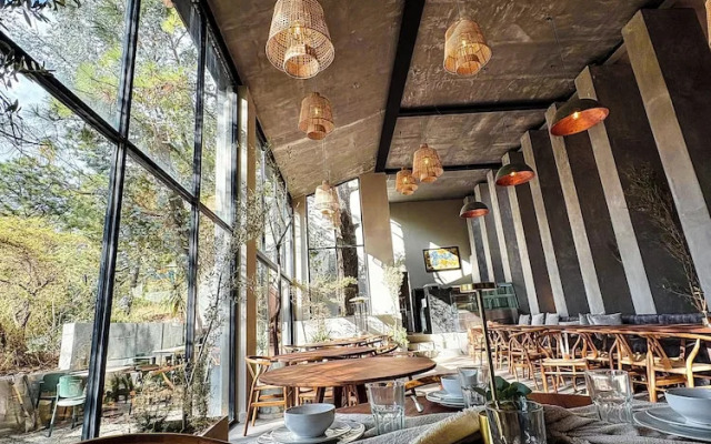 Serenzzo Hotel & Cuisine