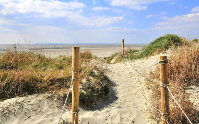 Seaside Retreat 2 Mins to Beach