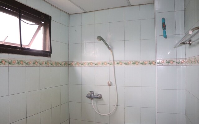 Tipsiri Place by OYO Rooms