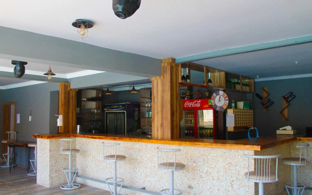 Carmina Hotel