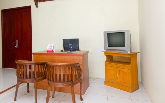 OYO 2421 Joglo Guest House Syariah